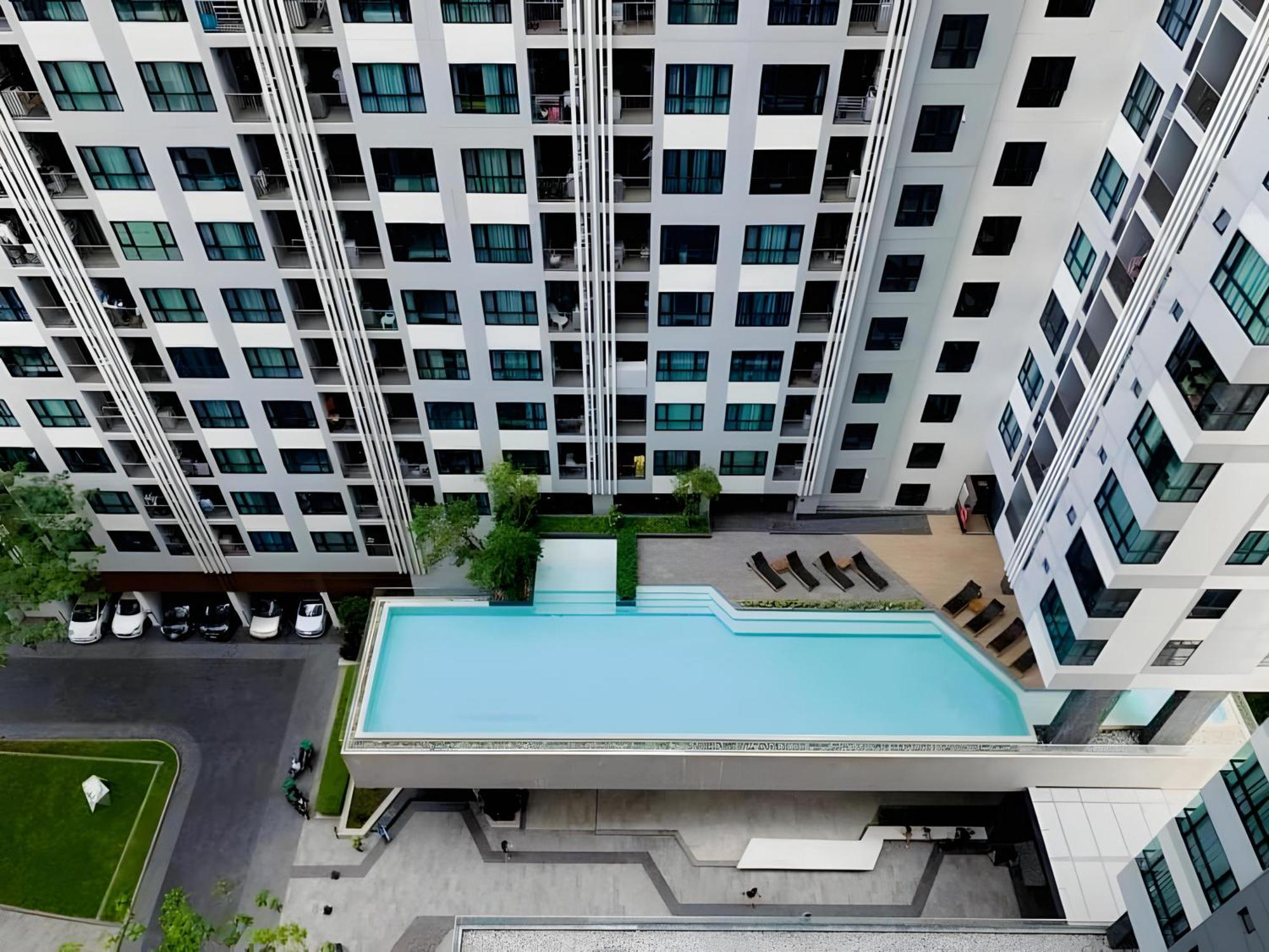 The Base Apartments At Central Паттайя Экстерьер фото